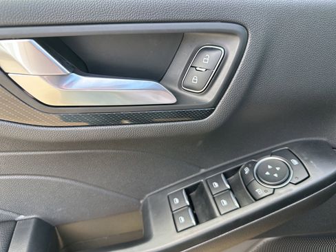 Used 2025 Ford Escape ST-Line w/ Equipment Group 301A image 6