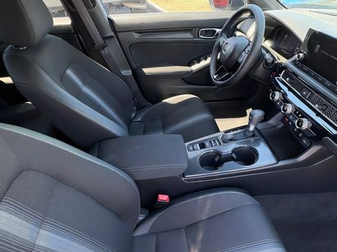 Used 2025 Honda Civic Sport image 11