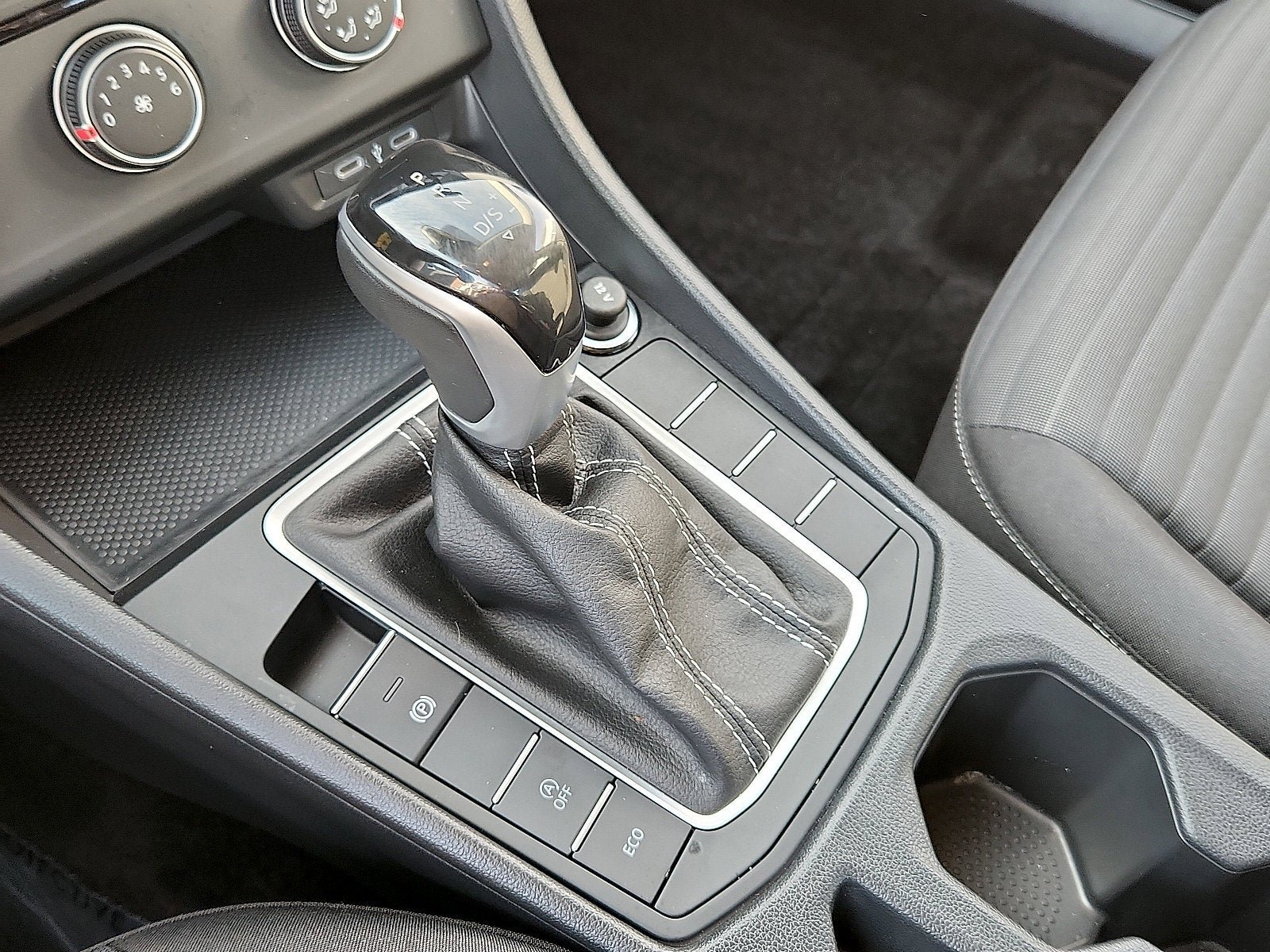Certified 2023 Volkswagen Jetta S FWD image 14