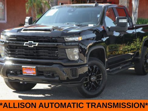 Used 2025 Chevrolet Silverado 2500 Custom w/ Custom Value Package AWD/4WD image 4