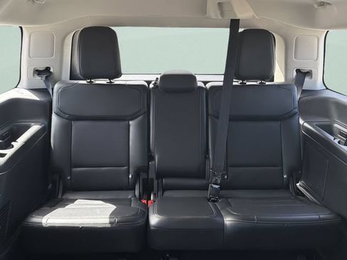 Used 2025 Ford Expedition Platinum AWD/4WD image 42