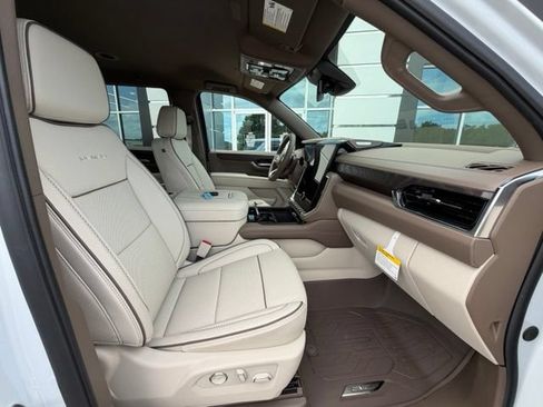 New 2026 GMC Yukon Denali w/ LPO, Floor Liner Package AWD/4WD image 22