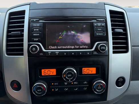 Used 2016 Nissan Frontier SV w/ SV Value Truck Package AWD/4WD image 9