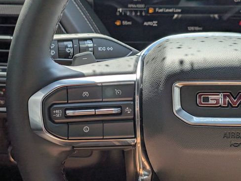 Used 2025 GMC Yukon XL Elevation AWD/4WD image 29