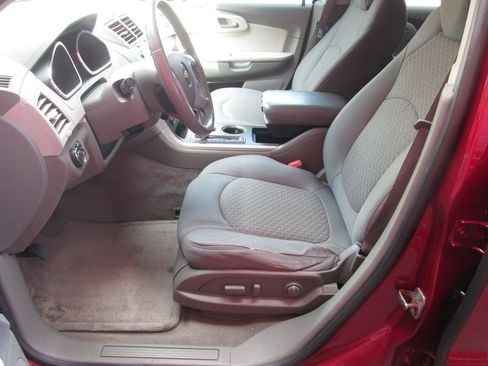 Used 2009 Chevrolet Traverse LT AWD/4WD image 11