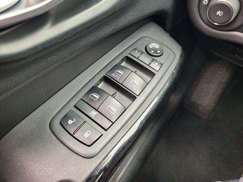 Used 2020 Jeep Cherokee Latitude Plus image 29