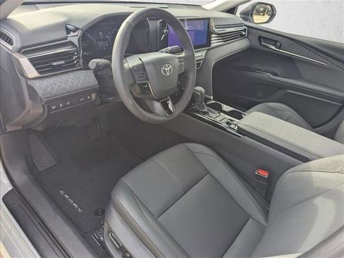 Used 2026 Toyota Camry XLE image 9