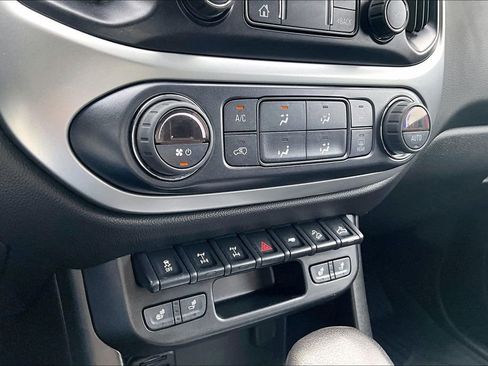 Used 2022 Chevrolet Colorado ZR2 AWD/4WD image 16
