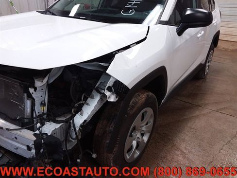 Used 2020 Toyota RAV4 LE image 15