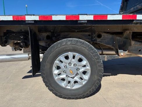 Used 2022 Chevrolet Silverado 2500 LT w/ Fleet Comfort Package image 8