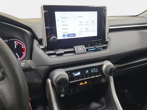 Certified 2025 Toyota RAV4 LE AWD/4WD image 17
