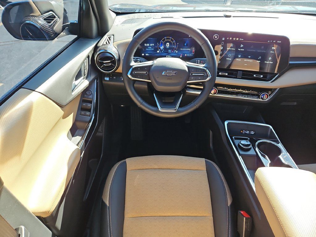 Used 2025 Chevrolet Equinox ACTIV FWD image 14
