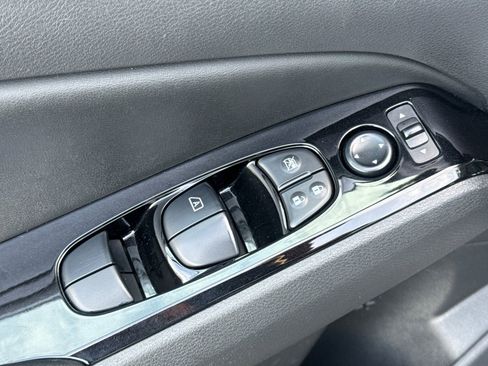 Used 2024 Nissan Altima 2.5 SR image 17