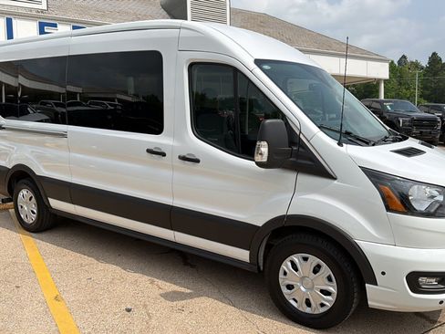 Used 2025 Ford Transit 350 XLT RWD image 17