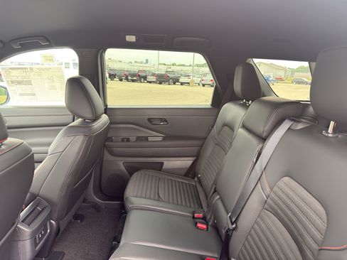 New 2026 Nissan Pathfinder Rock Creek AWD/4WD image 32