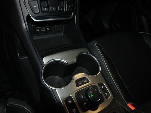 Used 2020 GMC Terrain Denali w/ Denali Premium Package AWD/4WD image 18