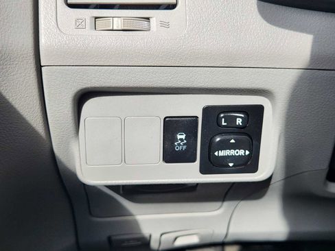 Used 2010 Toyota Corolla LE image 22