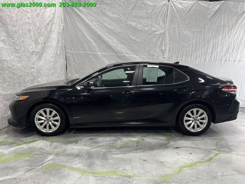 Used 2020 Toyota Camry LE image 13