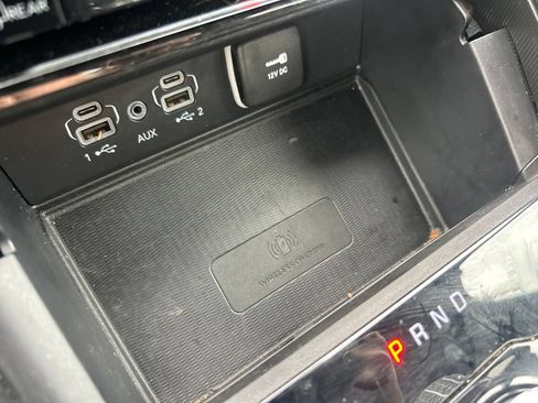 Used 2024 Jeep Grand Cherokee Altitude AWD/4WD image 11
