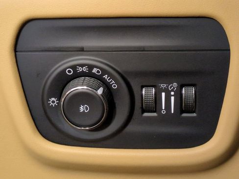 Used 2024 Jeep Grand Cherokee Summit image 31