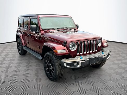 Used 2022 Jeep Wrangler Unlimited Sahara AWD/4WD image 4