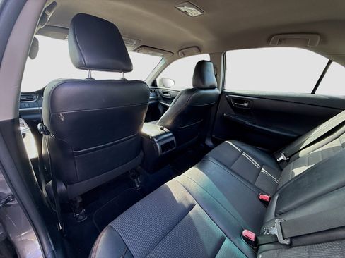 Used 2017 Toyota Camry SE image 21