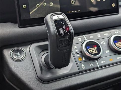 Used 2023 Land Rover Defender 130 X-Dynamic SE AWD/4WD image 12