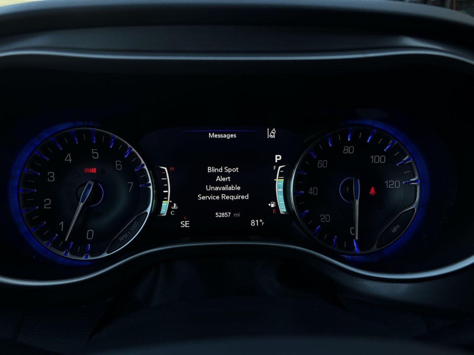 Used 2023 Chrysler Pacifica Touring-L FWD image 8