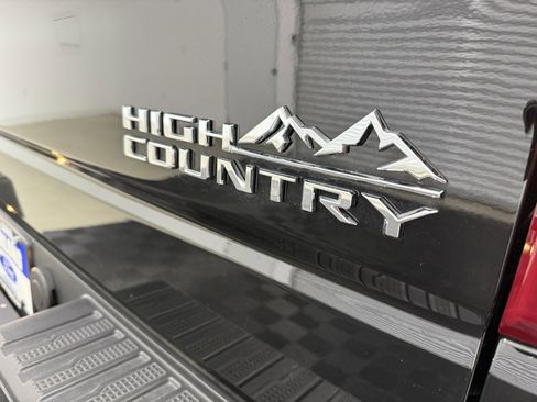 Used 2025 Chevrolet Silverado 1500 High Country w/ Technology Package image 10