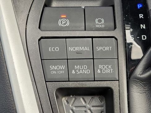 Used 2021 Toyota RAV4 XLE w/ Convenience Package image 22