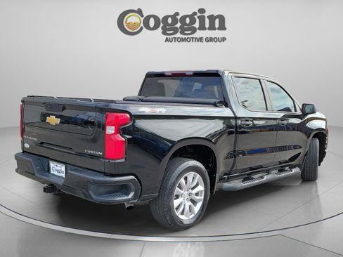Used 2021 Chevrolet Silverado 1500 Custom image 3
