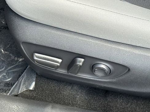 Used 2025 Toyota RAV4 XLE w/ Convenience Package image 27