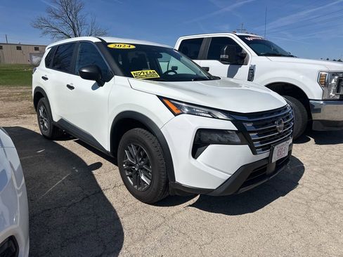 Used 2024 Nissan Rogue S AWD/4WD image 5