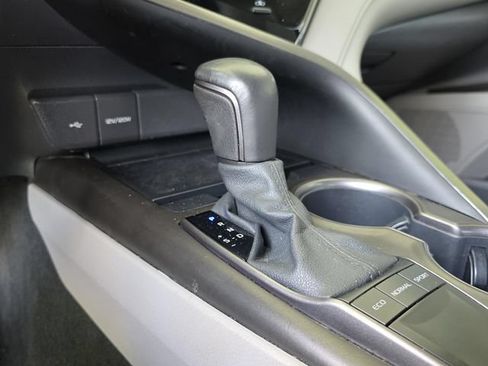 Used 2023 Toyota Camry SE FWD image 18