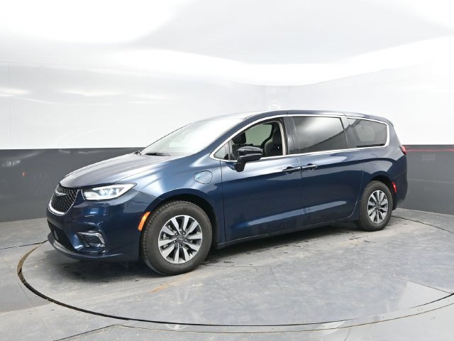 Used 2024 Chrysler Pacifica Limited FWD image 7