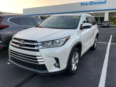 Used 2019 Toyota Highlander Limited FWD image 12