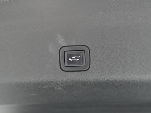 Used 2023 Chevrolet Tahoe Z71 AWD/4WD image 7