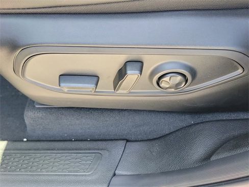 New 2025 Jeep Grand Cherokee L Limited w/ Luxury Tech Group II image 17