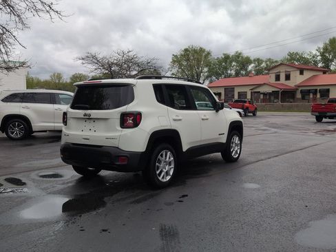 Used 2022 Jeep Renegade Sport w/ Sport Appearance Group AWD/4WD image 5