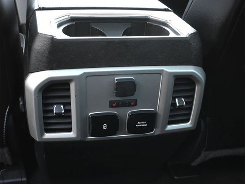 Used 2017 Ford F150 Lariat w/ Equipment Group 502A Luxury image 11