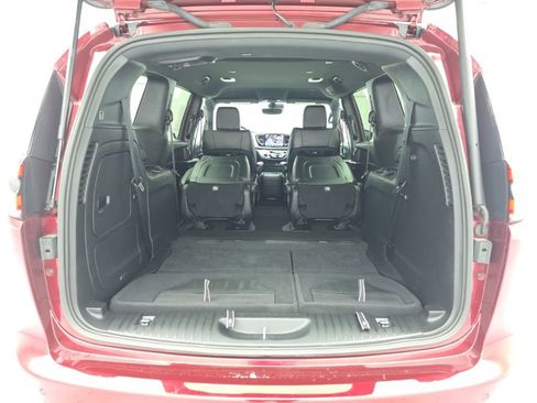 Used 2023 Chrysler Pacifica Touring-L w/ S Appearance Package FWD image 51