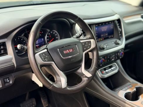 Used 2020 GMC Acadia SLE w/ Driver Convenience Package FWD image 9