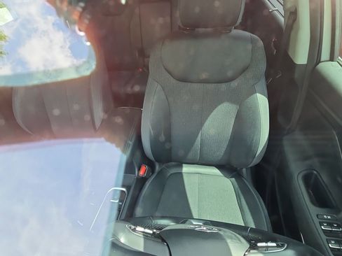 Used 2019 Hyundai Santa Fe SEL FWD image 10