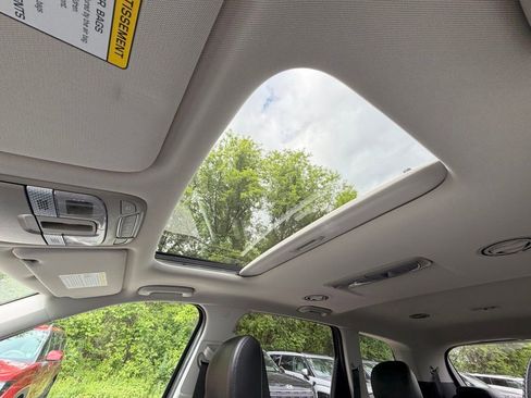 Used 2022 Kia Telluride S AWD/4WD image 21