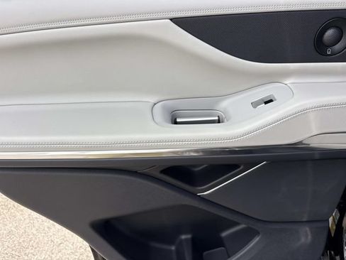New 2026 Lincoln Navigator Premiere AWD/4WD image 20