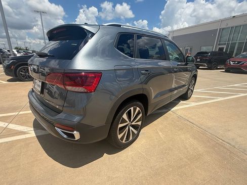 Certified 2023 Volkswagen Taos SE FWD image 6