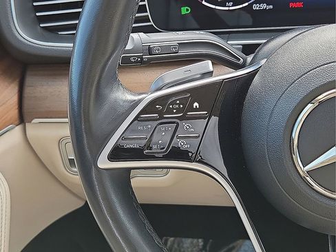 Used 2024 Mercedes-Benz GLE 350 4MATIC image 17