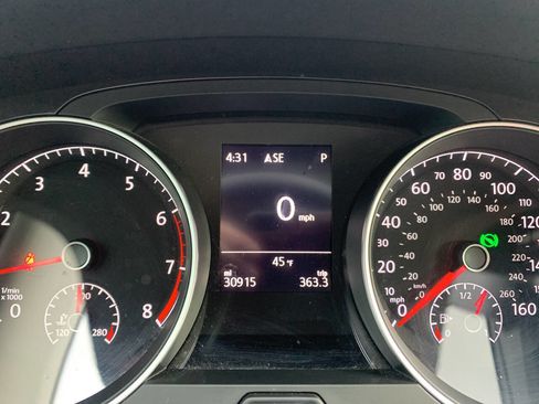 Used 2019 Volkswagen Golf Alltrack SE image 8