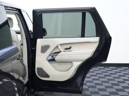 Used 2023 Land Rover Range Rover SV AWD/4WD image 28