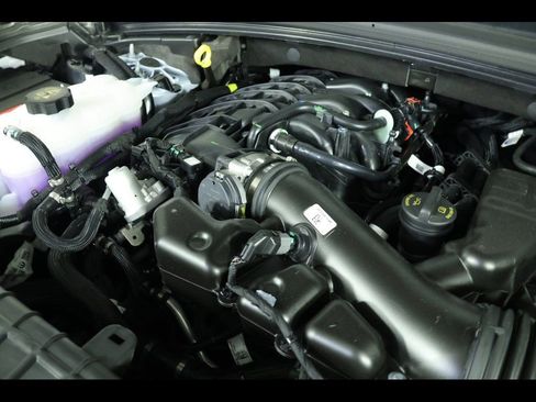 New 2025 Jeep Grand Cherokee Altitude image 17